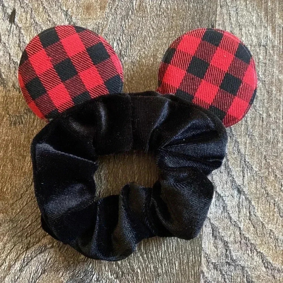 Disney Theme  | Christmas Scrunchies - Picture 5 of 5